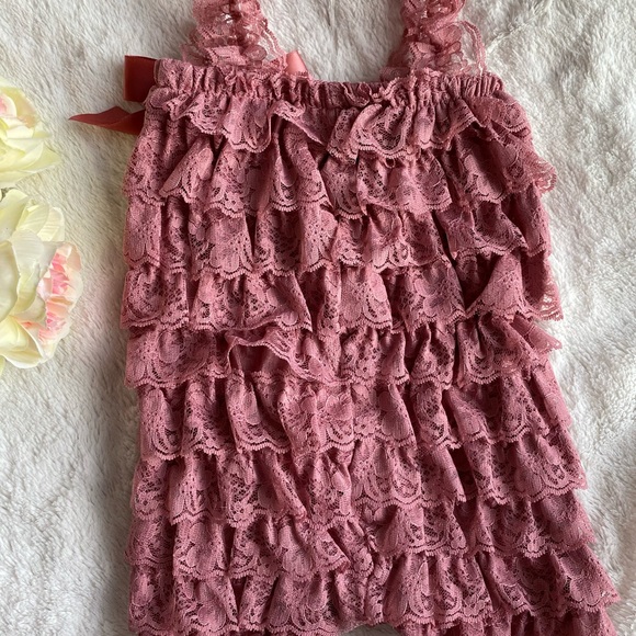 🎀 Dusty Rose Lace Photo shoot or Birthday Romper - Picture 8 of 10